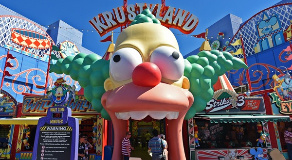 Krustyland area with Simpsons Ride