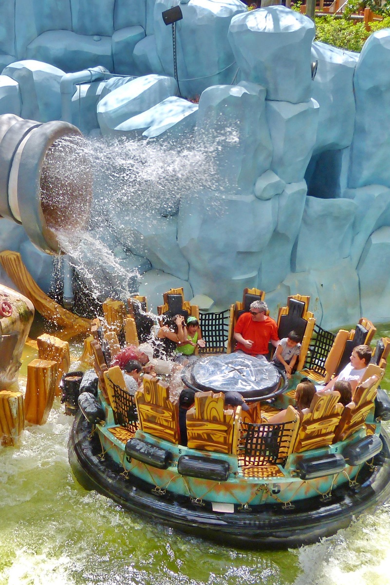 People on raft ride at Toon Lagoon