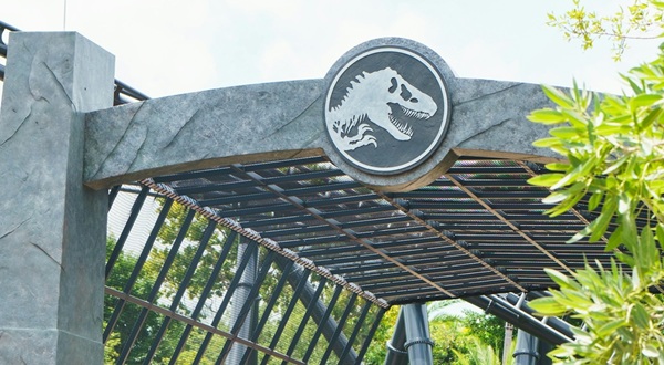 Jurassic Park entrance