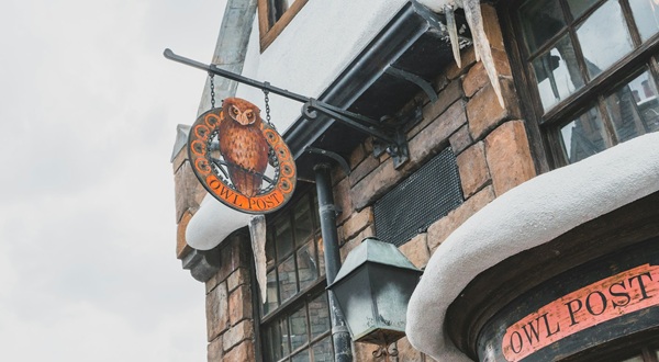 Owl Post signage at Hogsmeade