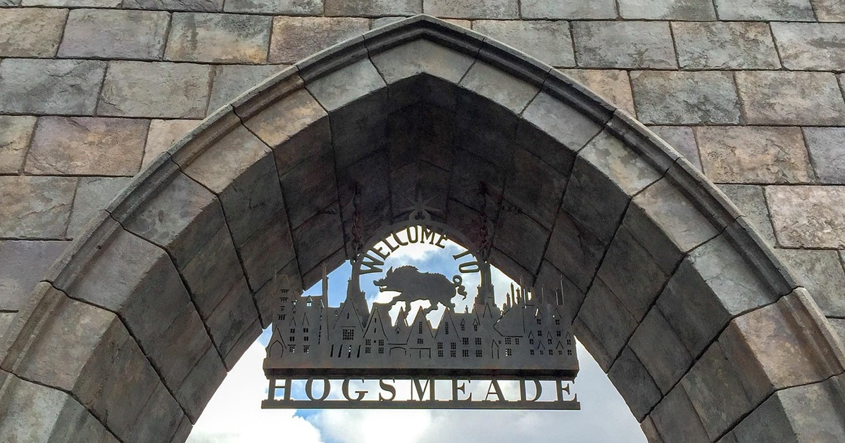 Welcome to Hogsmeade signage