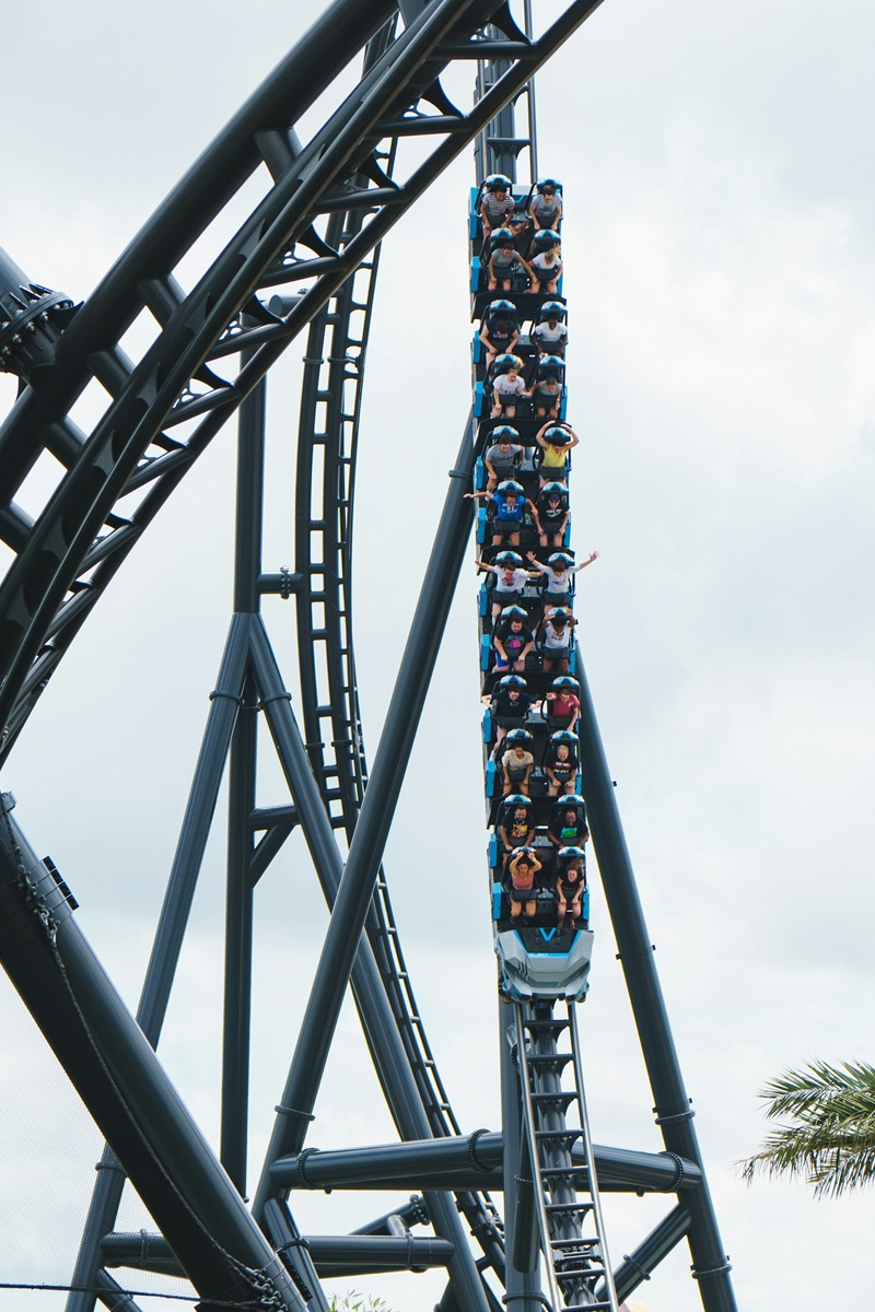 VelociCoaster Rollercoaster in Islands of Adventure