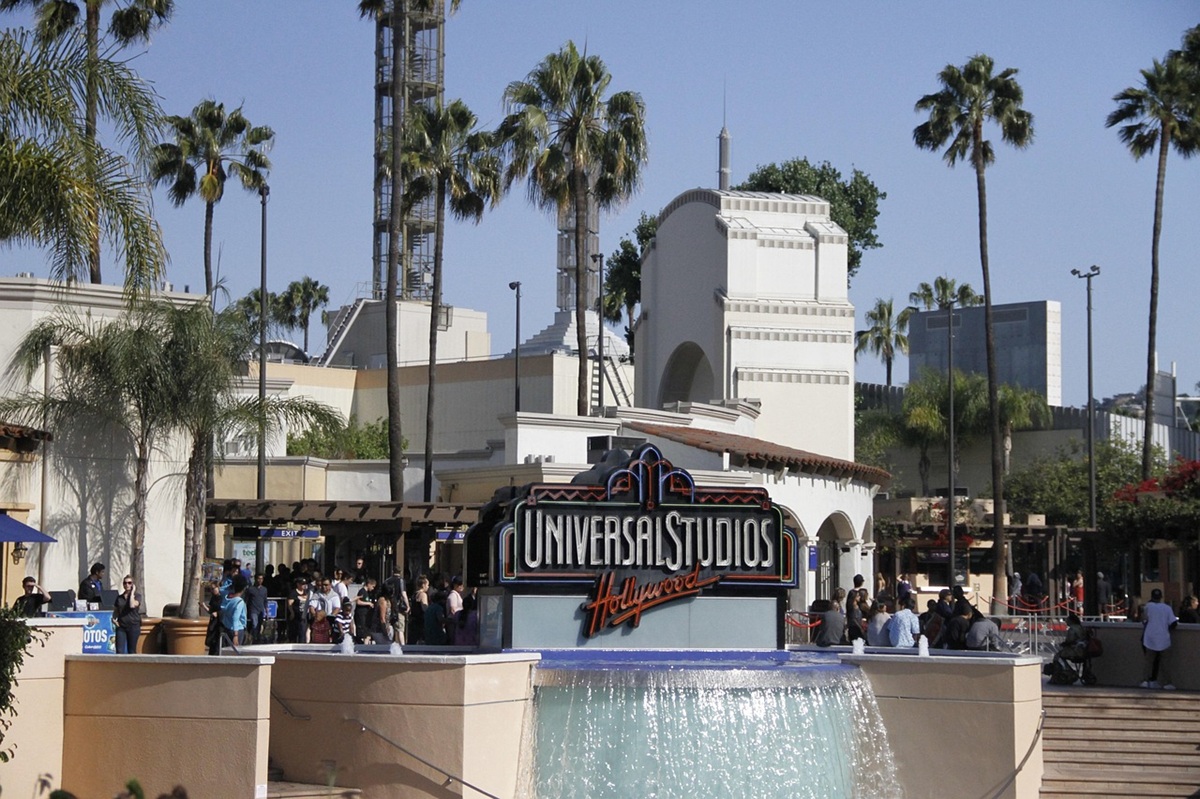 Universal Studios Hollywood sign and waterfall